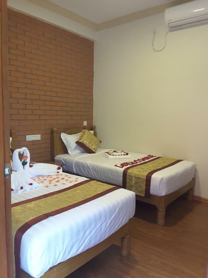 A Little Bit Of Bagan Hotel Bagian luar foto